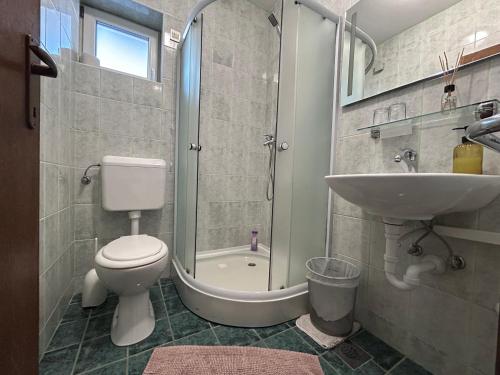 Vila Vanda Vukovar tesisinde bir banyo