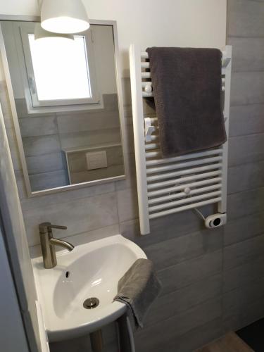 Photo de la galerie de l'établissement Studette au calme proche des services, à Saint-Sébastien-sur-Loire