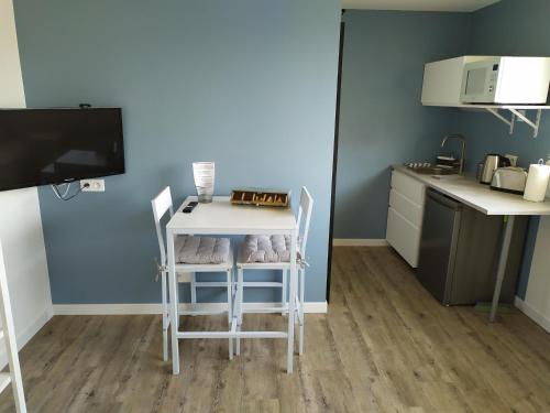 Photo de la galerie de l'établissement Studette au calme proche des services, à Saint-Sébastien-sur-Loire