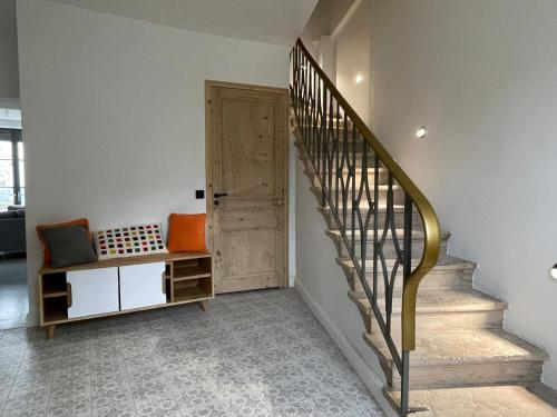 Photo de la galerie de l'établissement Maison avec terrasse et jardin 6 personnes, à Caluire-et-Cuire