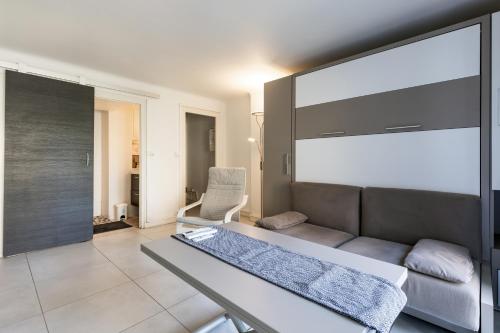 Posezení v ubytování Studio avec parking à 12mns du centre historique de bayonne