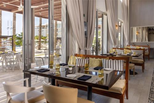Restaurace v ubytování Le Blanc Spa Resort Los Cabos - Adults Only - All-Inclusive