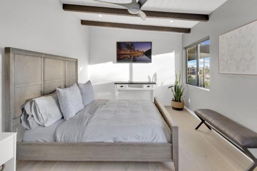 Voodi või voodid majutusasutuse New! Luxury 5BR, W/Arcade, Sauna, Views, Fire Pit! toas