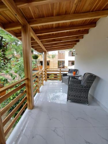 Una cama o camas en una habitación de Spondylus Lodge