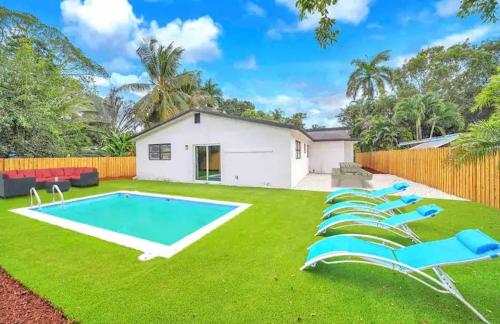 Gallery image of Indoor Basketball, Game Room, Heated Pool, Private in Fort Lauderdale