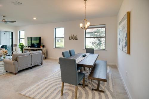 TV/Unterhaltungsangebot in der Unterkunft Alva Vacation Rental with Pool and Golf Course Access!