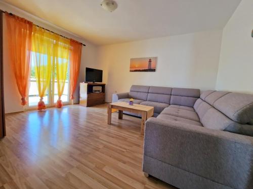 Apartments with parking space Barbat, Rab - 22217