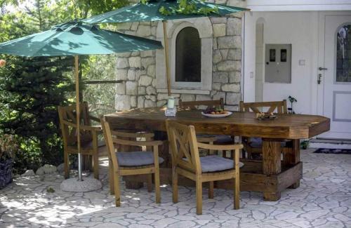 Apartments with parking space Banjol, Rab - 22226