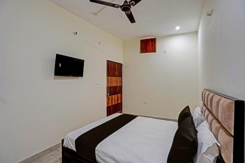 Gallery image of OYO 8216 Hotel Grand MS in Meerut