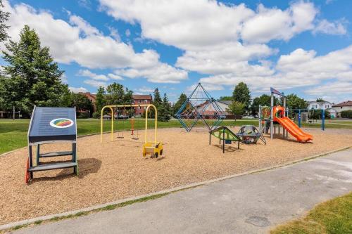 Детская игровая зона в Maison et détente à Gatineau