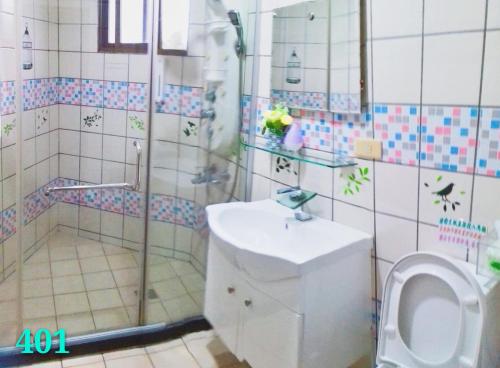 Un baño de No 5 Park Homestay