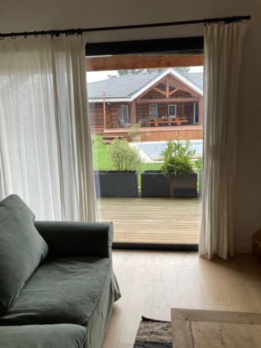 Afbeelding uit fotogalerij van CHALET ARIZONA - AU COTTAGE DU MEDOC - Proche de BORDEAUX in Saint-Aubin-de-Médoc