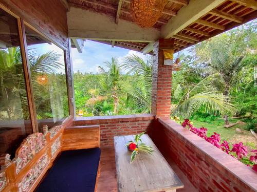 Κήπος έξω από το D'Nanda mini hotel Ubud