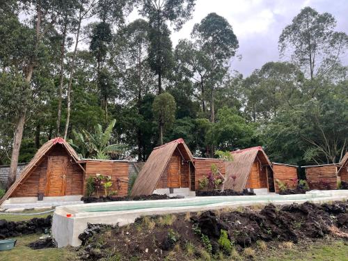 Jardín al aire libre en Triangular house and hot spring