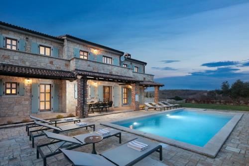 Rustic Villa Clematis with a pool in Istria