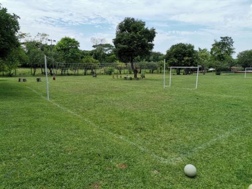 Imagen de la galería de Quinta Los Lapachos de Ypané, en Ypane