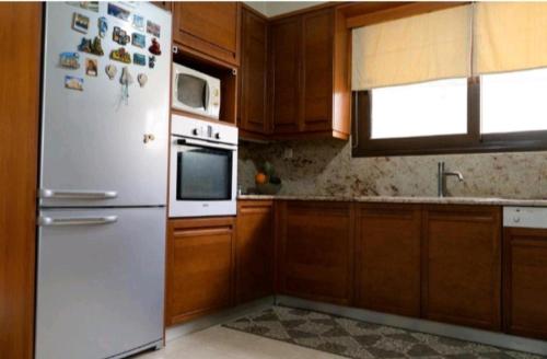 Dapur atau dapur kecil di Villa Nostra- Cars Included