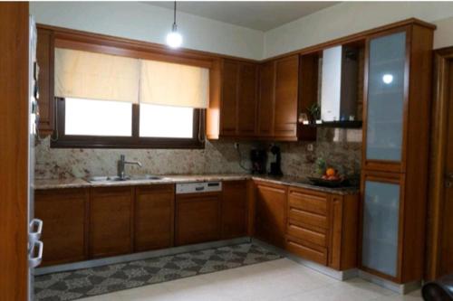 Dapur atau dapur kecil di Villa Nostra- Cars Included