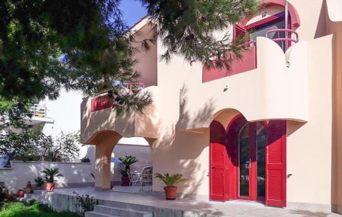 Awesome Apartment In Taranto With Wifi