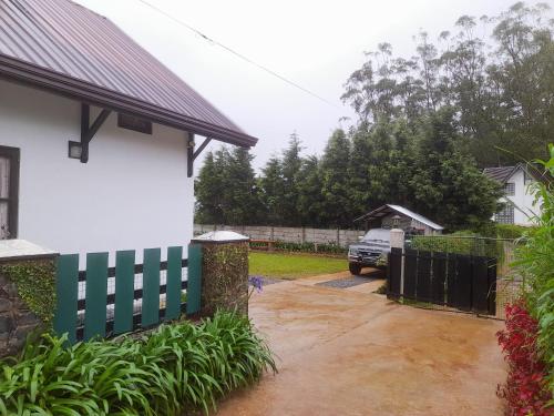 Сад в Beraliya Cottage