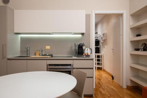 Η κουζίνα ή μικρή κουζίνα στο Conca del Naviglio Retreat