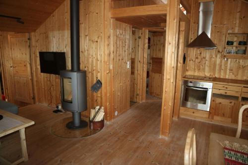 Η κουζίνα ή μικρή κουζίνα στο Kinnkosen - cabin with panoramic view for 6 persons