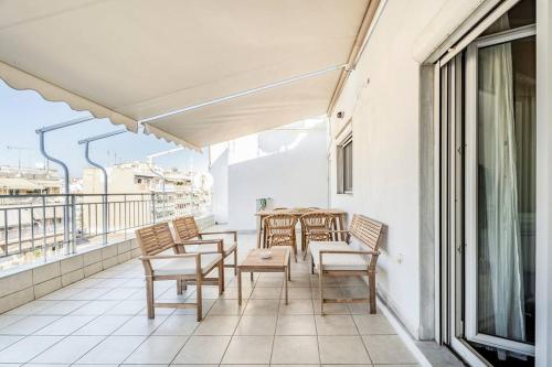 Central Apt for 2 or 4 People