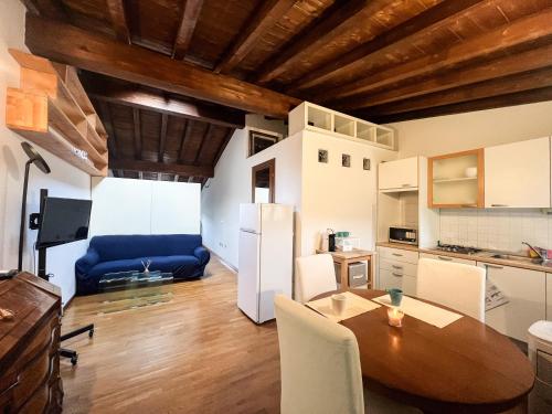 Kuchyň nebo kuchyňský kout v ubytování Piccinardi house - Mansarda