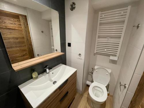 Appartement rénové avec balcon skis aux pieds à Tignes