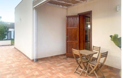 Stunning Home In Brucoli With Kitchenette