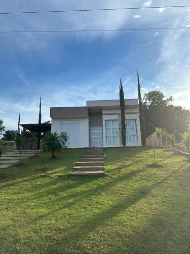 Cond Ninho Verde II e um espumante de brinde para você