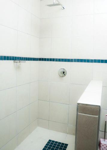 Un baño de SAR GUESTHOUSE