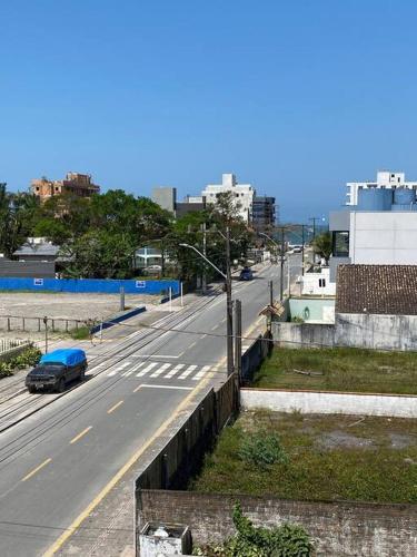 Φωτογραφία από το άλμπουμ του Apartamento aconchegante próximo ao mar em Itapoá σε Itapoa
