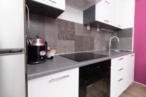 Dapur atau dapur kecil di Apartman Ante
