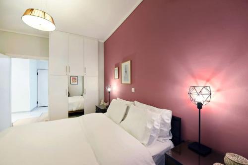 The Muse, colorful cozy flat on Mitropoleos Downtown