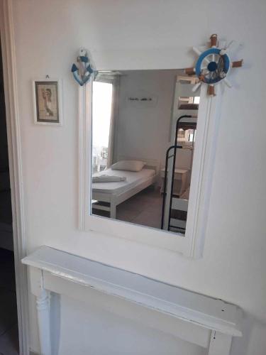 Postel nebo postele na pokoji v ubytování Kalymnos Platy Gialos Mousellis Makis Apartments