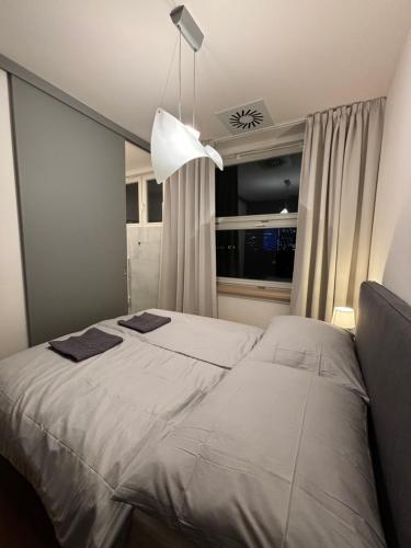 Posteľ alebo postele v izbe v ubytovaní Main city CENTER - LUXURY - FREE PARKING - CITY VIEW