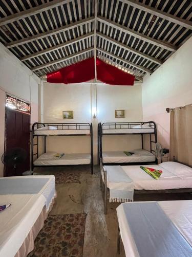 Tempat tidur susun dalam kamar di Hostal Voyager La Villa de Los Santos, Panama