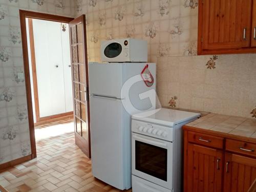 Photo de la galerie de l'établissement Maison 6 pers à 900m de la plage avec terrasses et parking, animaux acceptés - FR-1-357-319, à Saint-Vincent-sur-Jard