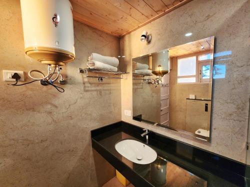 Koupelna v ubytování Hotel Pineview Shimla