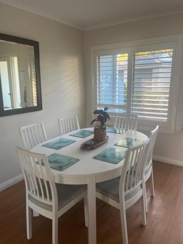 Dining area sa apartment