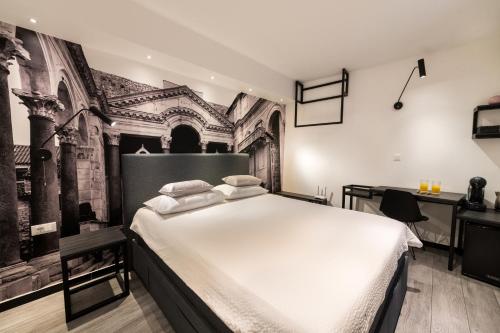 Split city centre room