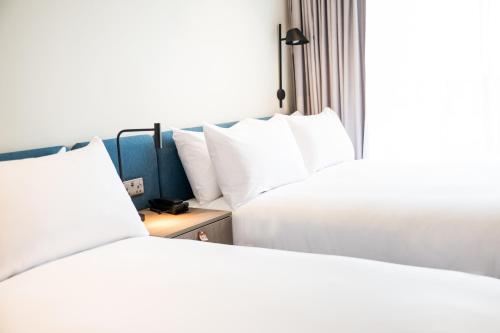 Double Room with Sofa Bed and Sea View