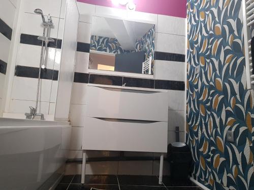 Ένα μπάνιο στο Appartement diamant