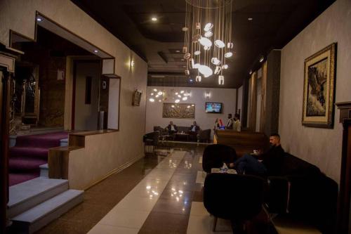 Lobbyn eller receptionsområdet på Nightview Erbil