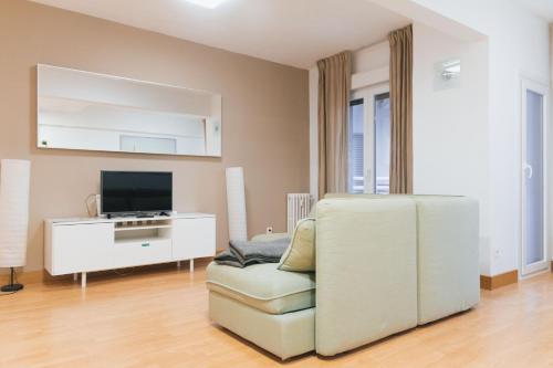 Amplio apartamento reformado con garaje en Amara, Donostia-San Sebastián - Isabel II