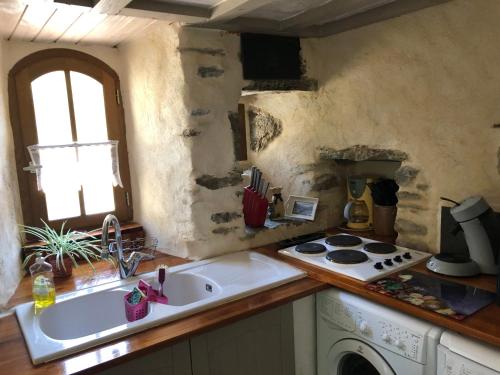 Köök või kööginurk majutusasutuses Gîte Mas La Tabatière