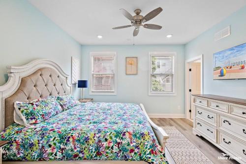 Кровать или кровати в номере Pine Avenue Getaway