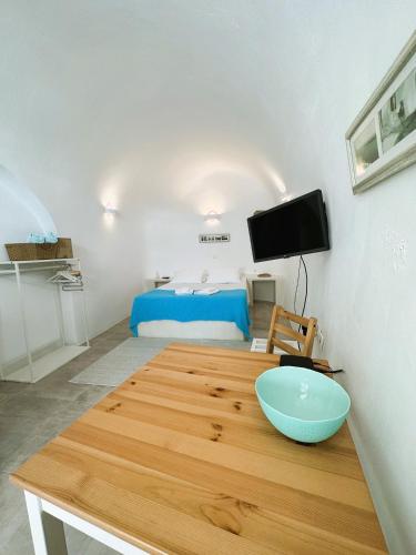 Lioyerma Cave Villa With Private Outdoor Hot Tub