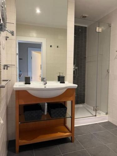 Cosy and Renewed T2 Apartament in Campolide - D